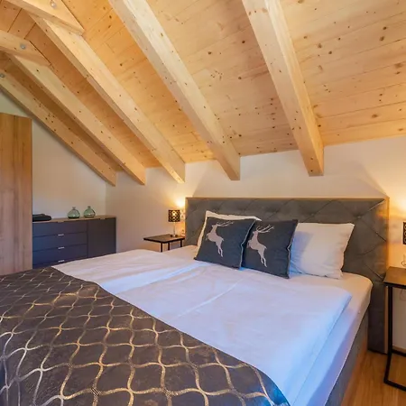 Heidi Apartman *