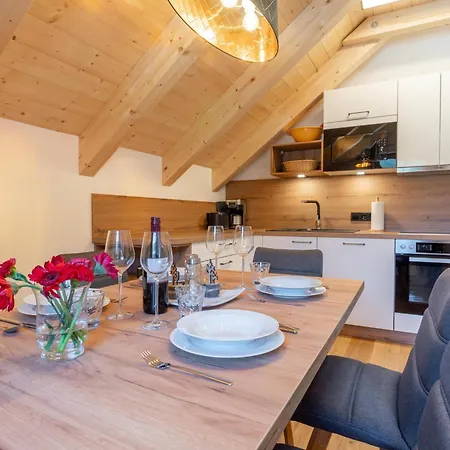 Heidi Apartman *
